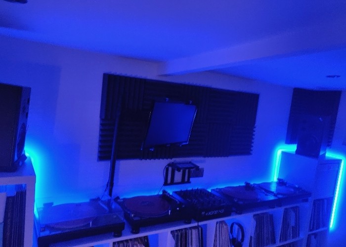 The Best Home Recording Studio Lighting (In 2021)
