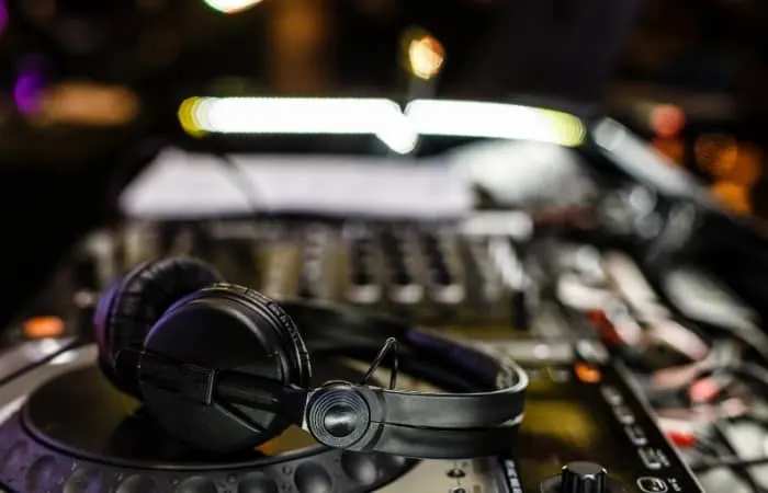 15 Of The Best Headphones For DJing (In 2021)
