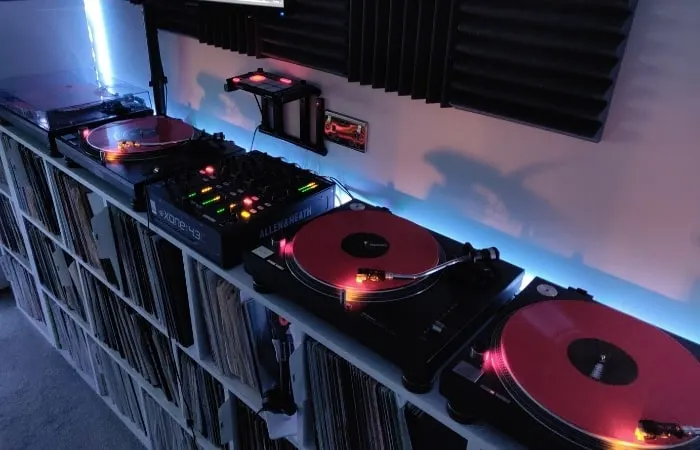 What DJ Equipment Do You Need? The basic setup will consist of at least two decks (turntables/CDJs), a DJ mixer, a pair of headphones, and some DJ monitors (speakers). Alternatively, you can use a DJ Controller and your chosen DJ software along with just some headphones and monitors.