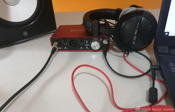 Focusrite Scarlett 2i2 and Beyerdynamic DT 770 Pro - studio set up