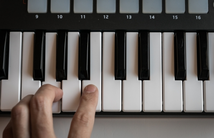MIDI Keyboard Touch Sensitive Keys