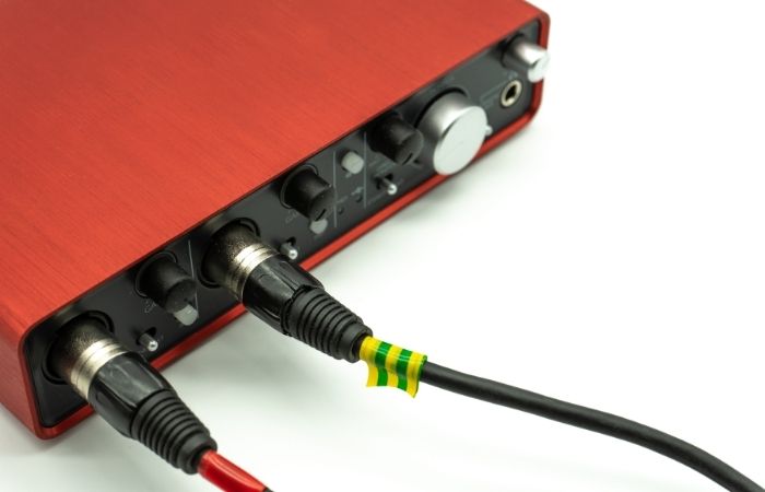 Mic to audio interface connection