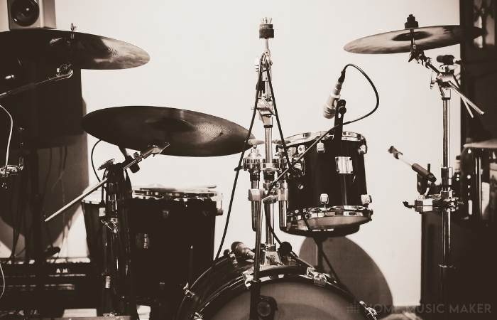 Microphone placement for drums